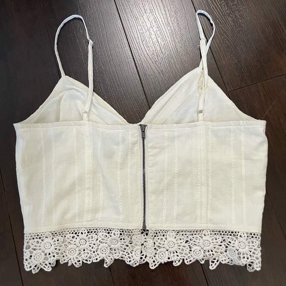 Lacy crop top - Picture 2 of 3